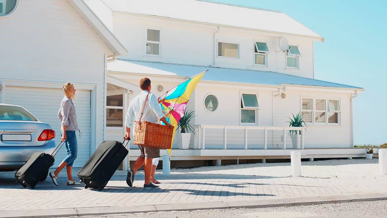 protégez votre résidence secondaire avec notre assurance habitation sur mesure. bénéficiez d'une couverture complète adaptés à vos besoins, pour profiter de votre maison de vacances en toute sérénité.