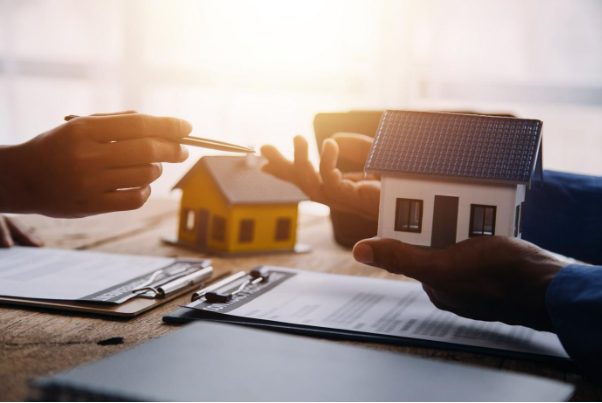 découvrez comment bien choisir une assurance habitation pour votre appartement : garanties essentielles, conseils pratiques et astuces pour protéger votre logement au meilleur prix.