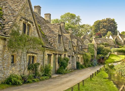 découvrez les plus beaux villages du morbihan : charme authentique, patrimoine breton, petites ruelles pittoresques et paysages côtiers à explorer lors de votre séjour en bretagne.