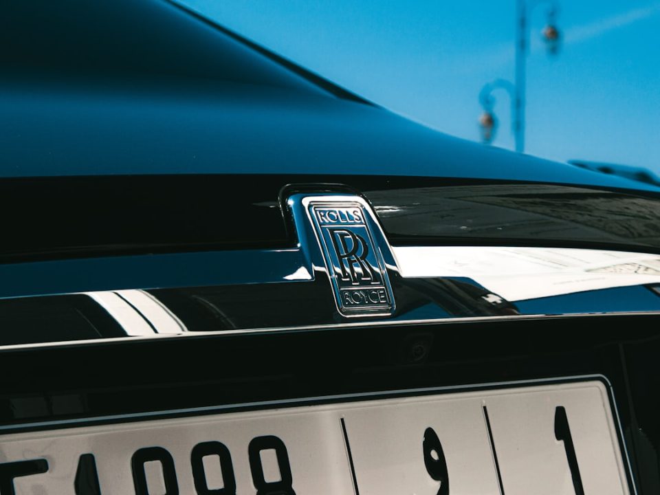 découvrez les nouveautés de la taxe d'habitation 2025 et l'impact de la hausse des surtaxes locales sur votre budget immobilier.